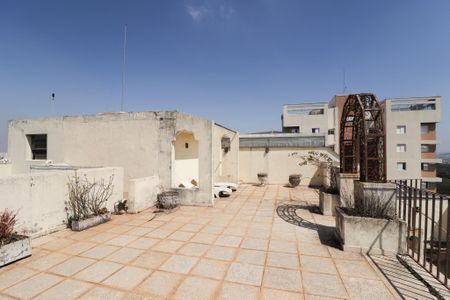 Apartamento à venda com 370m², 4 quartos e 4 vagas Apartamento à venda com 370m², 4 quartos e 4 vagasTerraço