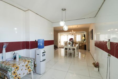 Apartamento à venda com 370m², 4 quartos e 4 vagas Apartamento à venda com 370m², 4 quartos e 4 vagasCozinha e Área de Serviço