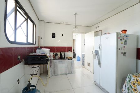 Apartamento à venda com 370m², 4 quartos e 4 vagas Apartamento à venda com 370m², 4 quartos e 4 vagasCozinha e Área de Serviço