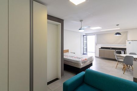 Sala de kitnet/studio para alugar com 1 quarto, 31m² em Jurubatuba, São Paulo