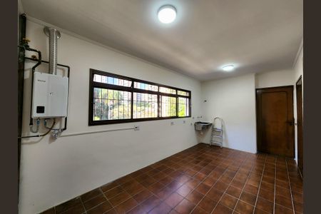 Apartamento para alugar com 242m², 3 quartos e 4 vagasÁrea de Serviço