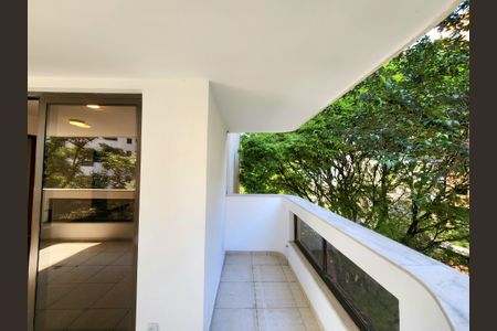 Apartamento para alugar com 242m², 3 quartos e 4 vagasVaranda