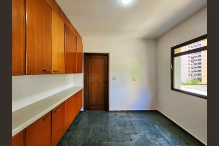 Apartamento para alugar com 242m², 3 quartos e 4 vagasCopa