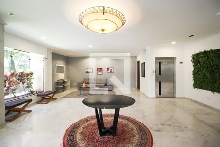 Apartamento para alugar com 242m², 3 quartos e 4 vagasHall