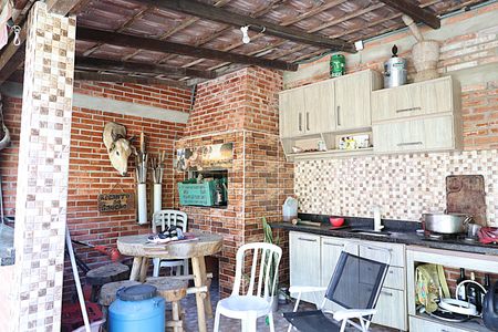 Casa para alugar com 200m², 4 quartos e 6 vagasÁrea de Serviço