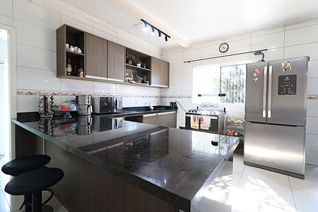 Casa para alugar com 200m², 4 quartos e 6 vagasCozinha