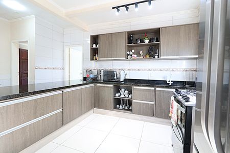 Casa para alugar com 200m², 4 quartos e 6 vagasCozinha