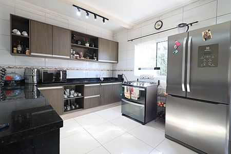 Casa para alugar com 200m², 4 quartos e 6 vagasCozinha