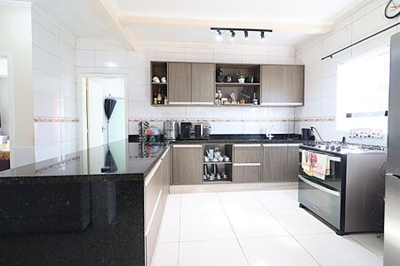 Casa para alugar com 200m², 4 quartos e 6 vagasCozinha