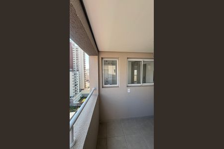 Apartamento à venda com 57m², 2 quartos e 1 vaga Apartamento à venda com 57m², 2 quartos e 1 vagaVaranda