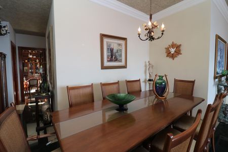 Apartamento para alugar com 350m², 4 quartos e 4 vagasSala de jantar