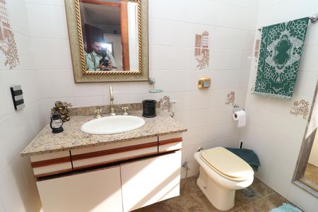 Apartamento para alugar com 350m², 4 quartos e 4 vagasBanheiro da Suíte 2