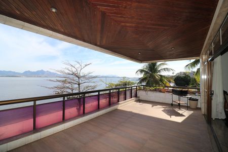 Apartamento para alugar com 350m², 4 quartos e 4 vagasVaranda