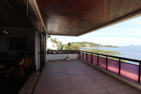 Apartamento para alugar com 350m², 4 quartos e 4 vagasVaranda