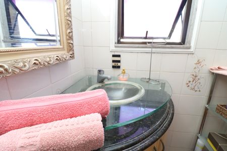 Apartamento para alugar com 350m², 4 quartos e 4 vagasBanheiro da Suíte 1