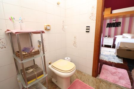 Apartamento para alugar com 350m², 4 quartos e 4 vagasBanheiro da Suíte 1