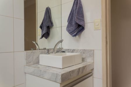 Casa à venda com 189m², 3 quartos e 2 vagas Casa à venda com 189m², 3 quartos e 2 vagasBanheiro Social