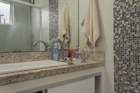 Casa à venda com 189m², 3 quartos e 2 vagas Casa à venda com 189m², 3 quartos e 2 vagasBanheiro da Suíte 1