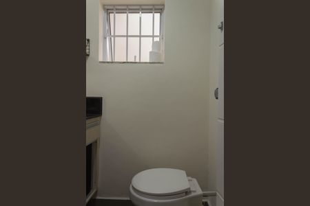 Casa à venda com 189m², 3 quartos e 2 vagas Casa à venda com 189m², 3 quartos e 2 vagasBanheiro da Área comum