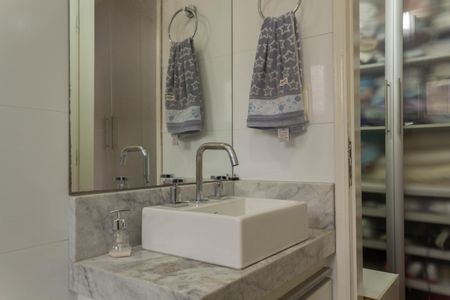 Casa à venda com 189m², 3 quartos e 2 vagas Casa à venda com 189m², 3 quartos e 2 vagasBanheiro da Suíte 2