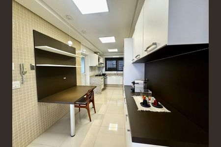 Apartamento à venda com 190m², 3 quartos e 4 vagas