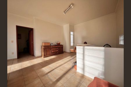Casa à venda com 170m², 4 quartos e 2 vagas Casa à venda com 170m², 4 quartos e 2 vagasCobertura