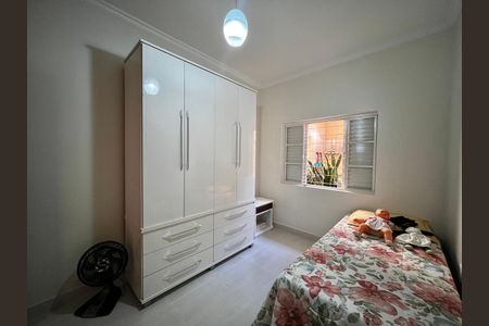 Casa à venda com 170m², 4 quartos e 2 vagas Casa à venda com 170m², 4 quartos e 2 vagasQuarto 1