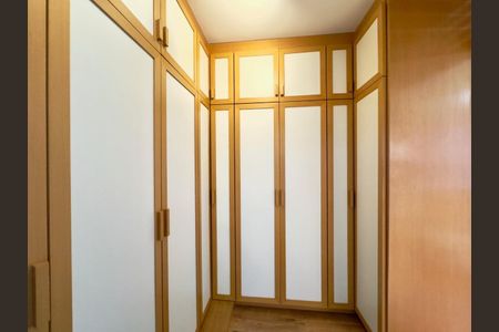 Apartamento à venda com 172m², 4 quartos e 3 vagas