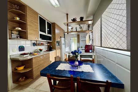 Apartamento à venda com 172m², 4 quartos e 3 vagas