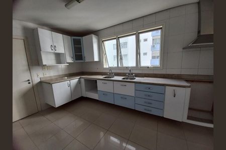 Apartamento à venda com 304m², 4 quartos e 4 vagas