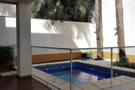 Casa de condomínio à venda com 853m², 4 quartos e 6 vagas