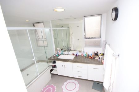 Apartamento à venda com 157m², 3 quartos e 1 vaga
