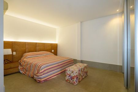 Apartamento à venda com 565m², 4 quartos e NaN vagas
