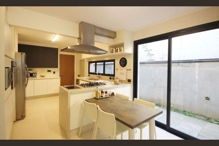 Casa à venda com 496m², 4 quartos e 4 vagas