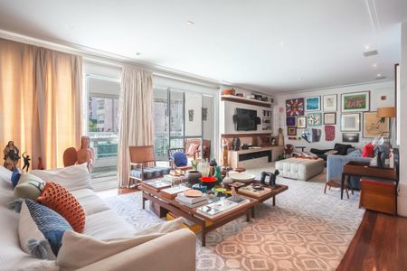 Apartamento à venda com 3 quartos, 270m² em Cerqueira César, São Paulo