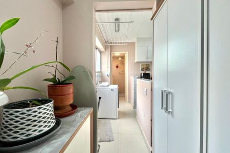 Apartamento à venda com 78m², 2 quartos e 1 vaga Apartamento à venda com 78m², 2 quartos e 1 vagaQuarto de Serviço
