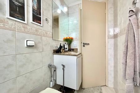 Apartamento à venda com 78m², 2 quartos e 1 vaga Apartamento à venda com 78m², 2 quartos e 1 vagaBanheiro Social