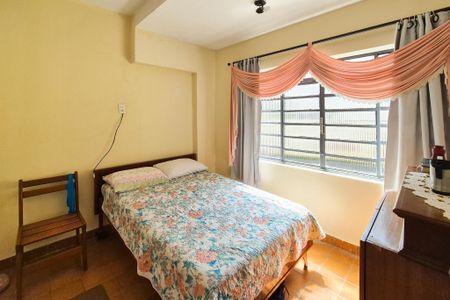 Casa à venda com 303m², 2 quartos e 1 vaga Casa à venda com 303m², 2 quartos e 1 vagaSuíte