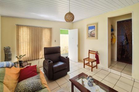 Casa à venda com 303m², 2 quartos e 1 vaga Casa à venda com 303m², 2 quartos e 1 vagaSala