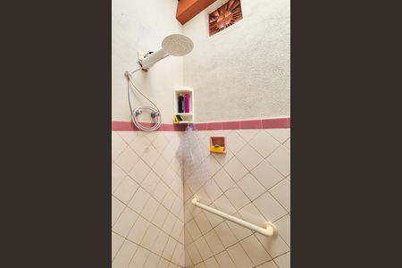 Casa à venda com 303m², 2 quartos e 1 vaga Casa à venda com 303m², 2 quartos e 1 vagaBanheiro de serviço