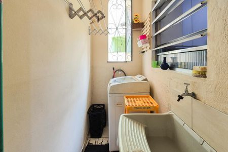 Casa à venda com 303m², 2 quartos e 1 vaga Casa à venda com 303m², 2 quartos e 1 vagaÁrea de Serviço