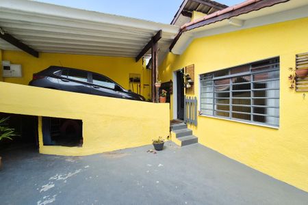 Casa à venda com 303m², 2 quartos e 1 vaga Casa à venda com 303m², 2 quartos e 1 vagaQuintal