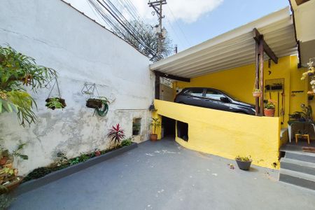 Casa à venda com 303m², 2 quartos e 1 vaga Casa à venda com 303m², 2 quartos e 1 vagaQuintal