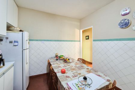 Casa à venda com 303m², 2 quartos e 1 vaga Casa à venda com 303m², 2 quartos e 1 vagaCozinha