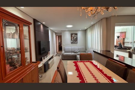 Apartamento à venda com 70m², 2 quartos e 1 vagaSala 