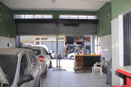 Casa à venda com 180m², 4 quartos e 4 vagasÁrea comum - Salão