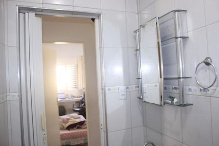 Casa à venda com 180m², 4 quartos e 4 vagasBanheiro social
