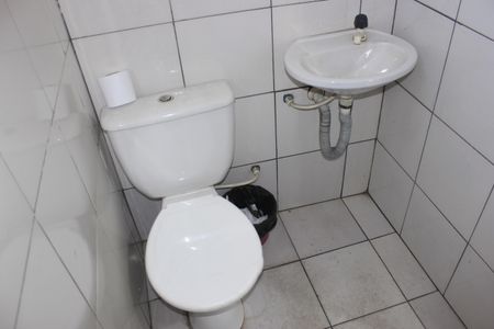 Casa à venda com 180m², 4 quartos e 4 vagasBanheiro do salão