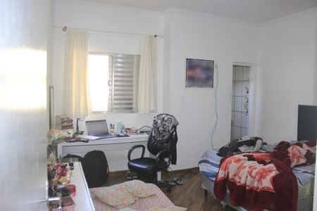Casa à venda com 180m², 4 quartos e 4 vagasSuíte