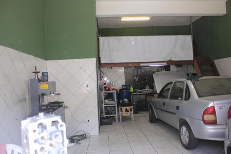 Casa à venda com 180m², 4 quartos e 4 vagasÁrea comum - Salão